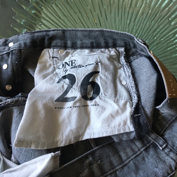 Sexy One Teaspoon Jean shorts - Picture 5 of 6